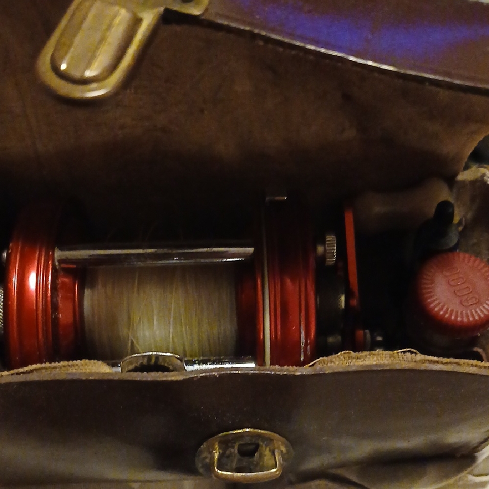 Ambassadeur 6000 Fishing Reel W/ Case And Accessories